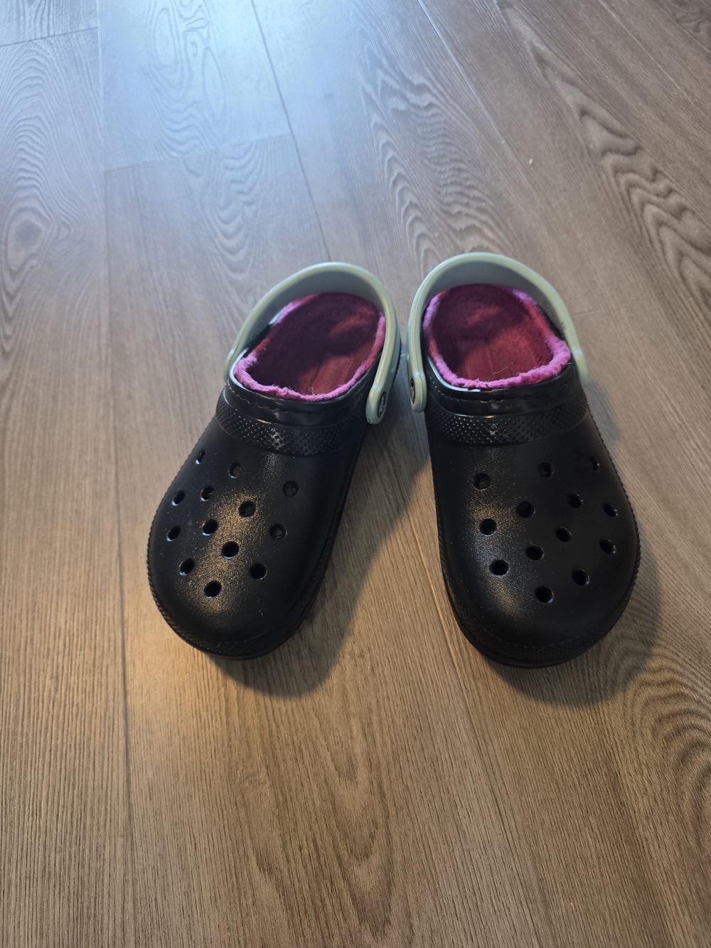 Crocs  Classic Clog with Pink Liner and Light Blue Strap - Picture 3 of 8